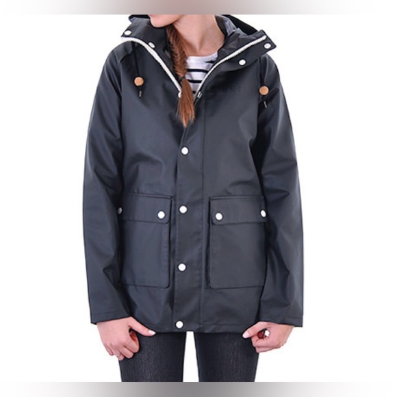 Size Medium Burton raincoat in excellent used condition - Picture 5 of 12